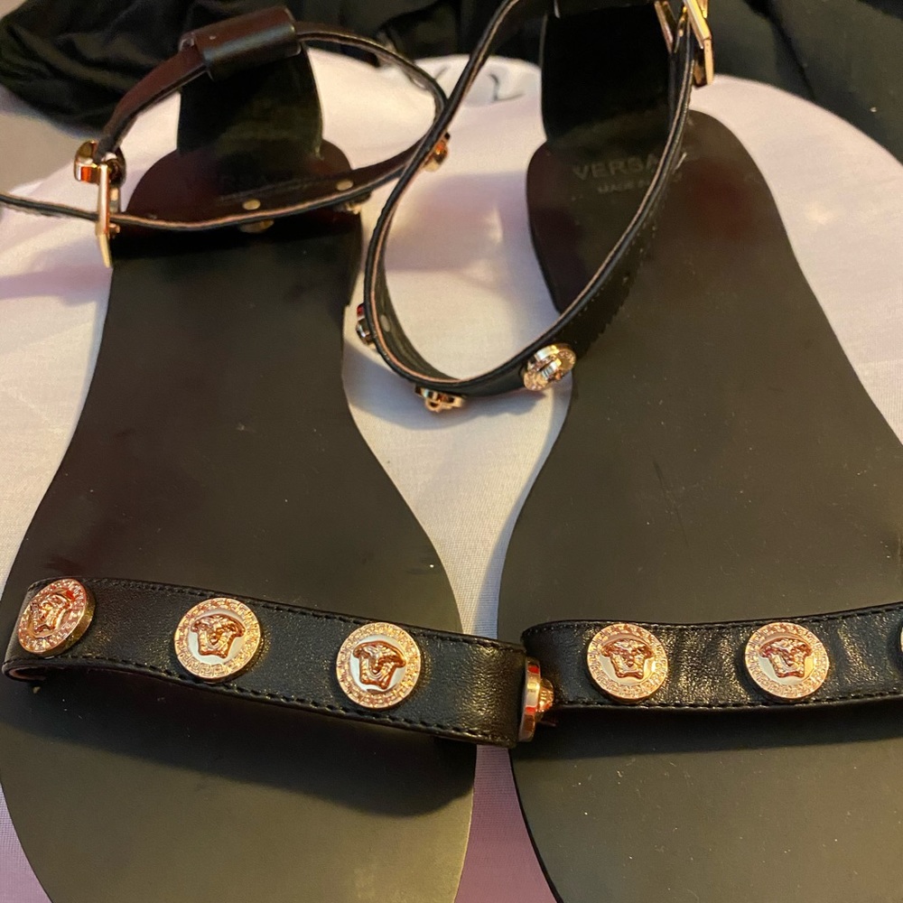 ⭐️ Versace flat sandals with gold accents ❤️